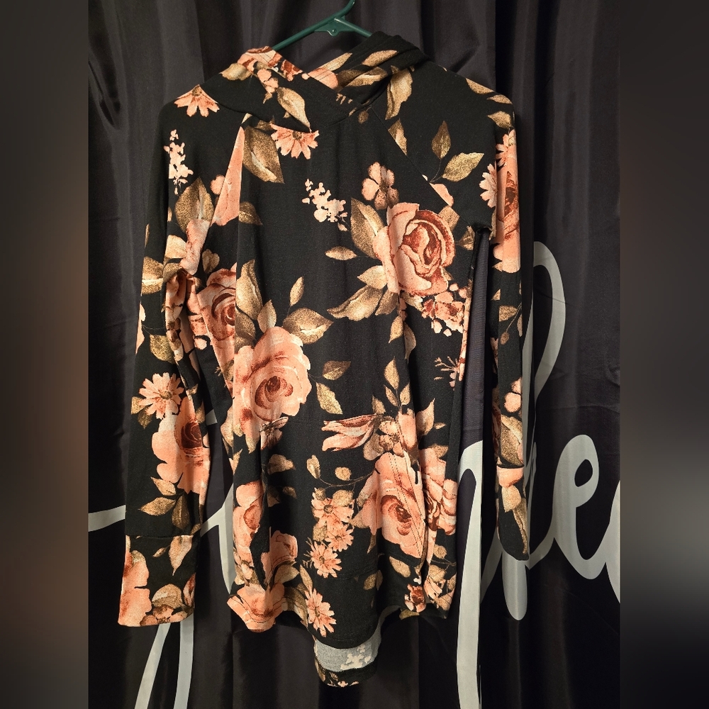 LuLaRoe Black and Pink Floral Amber